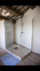 BOX DOCCIA CON PORTA SCORREVOLE "QUBO"