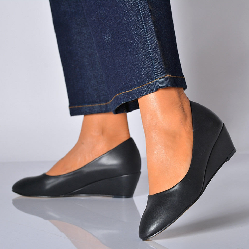 Pantofi Cu Platforma Zyna Negri - Need 4 Shoes
