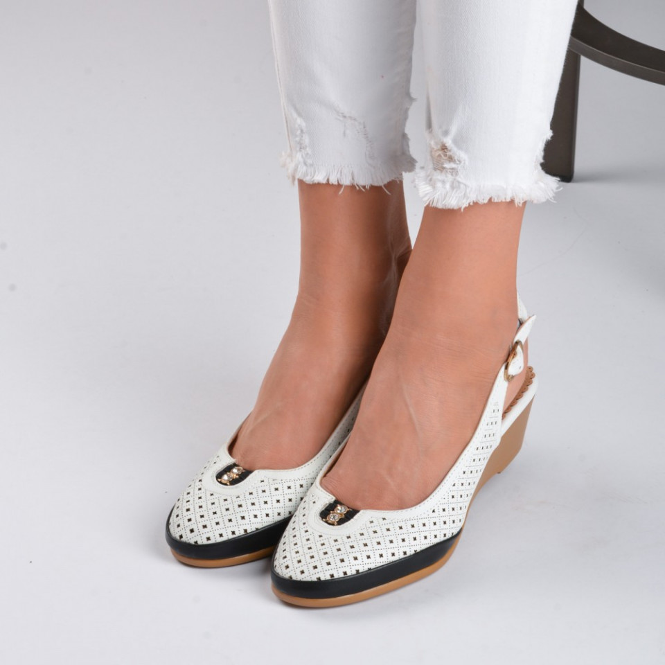 Pantofi Cu Platforma Annie Albi - Need 4 Shoes