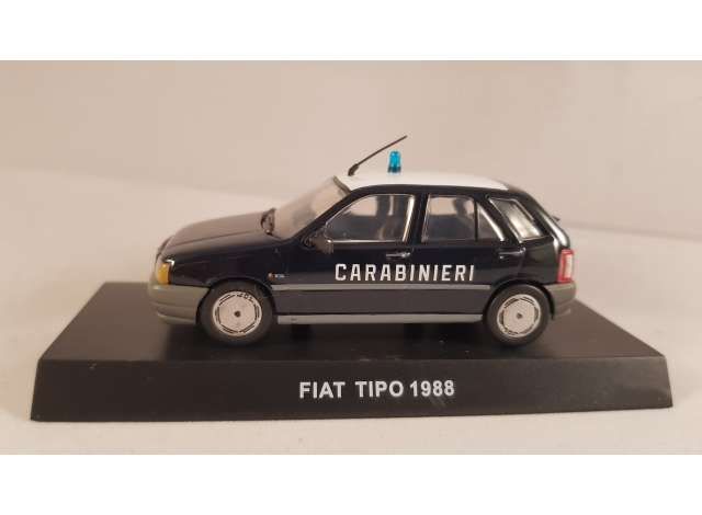 1989 Die cast 1/43 carabinieri Fiat Tipo 1.1 car model