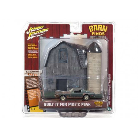 JOHNNY LIGHTNING 1:64 - FORD MUSTANG GT 1968 FASTBACK BARN FINDS DIORAMA (JLSP059)