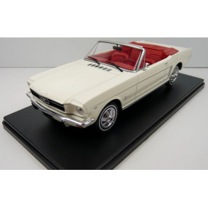 MAGAZINE MODELS 1:24 - FORD MUSTANG CONVERTIBLE 1965 - WHITE