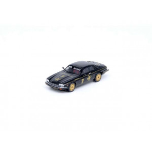 INNO MODELS 1:64 - JAGUAR XJ-S 1984 #7 JHON PLAYER SPECIAL WINNER MACAU GUIA RACE, BLACK/GOLD