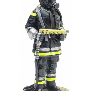 MAGAZINE MODELS 1:27 - FIREMAN - FIREDRESS - BERLIN GERMANY 2003