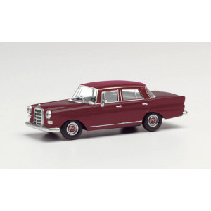 HERPA 1:87 - Mercedes-Benz 200 Heckflosse, wine red