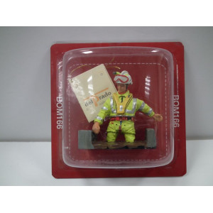 MAGAZINE MODELS 1:27 - FIREMAN-FLOOD DRESS-GARD-FRANCE-2012
