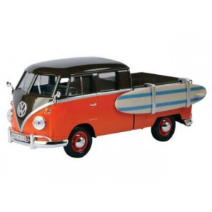 MOTORMAX 1:24 - VOLKSWAGEN TYPE 2 (T1) PICKUP WITH SURFBOARD.