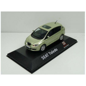 DEALER MODEL 1:43 - SEAT TOLEDO III (2004/2009) *IN SEAT DEALER PACKAGING*, LIGHT GREEN
