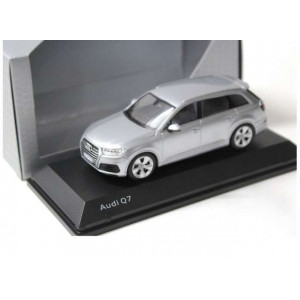 SPARK 1:43 - AUDI Q7 2015 SUV, SILVER METALLIC