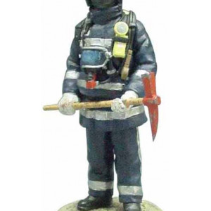 MAGAZINE MODELS 1:27 - FIREMAN - MADRID - FIREDRESS SPAIN - 2003