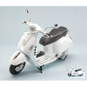 NEW RAY 1:12 - VESPA GTS 300 SUPER 2008
