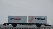 Minitrix 15267 Containerwagen met twee 20' P&O containers