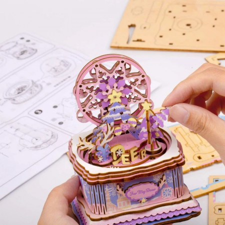 asamblare puzzle 3D din lemn cutie muzicala For my Dear de craciun