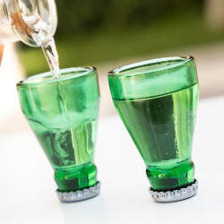 pahare de shot in forma de sticla de bere