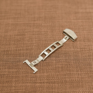 Catarama argintie model fluture 26mm