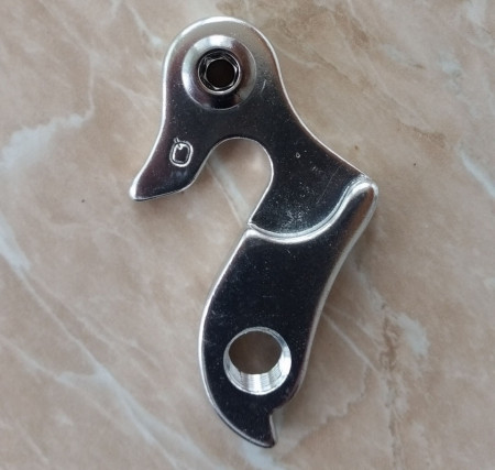 Ureche Q-05 cu surub