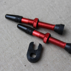 Set Valva tubeless FV 40mm Wake Pro - rosu + cheie valva