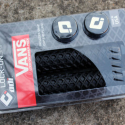 ODI Vans Limited Edition Lock-On grips - negru