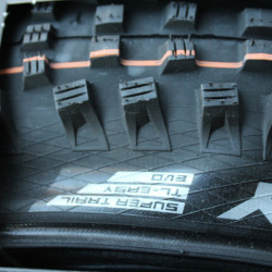 Schwalbe Magic Mary Evo Super Trail 27.5x2.60 Addix Soft E-25 TL-Easy