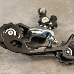 Shimano ALTUS RD-M2000 9-viteza schimbator spate SGS