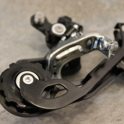 Shimano ALTUS RD-M2000 9-viteza schimbator spate SGS