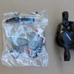 Shimano BR-MT200 Post-Mount etrier + placute si accesorii