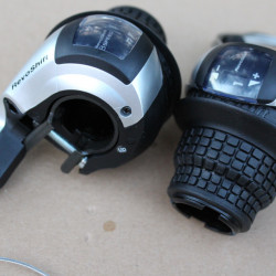 Shimano TOURNEY SL-RS45 3x8-viteza Revoshift Set