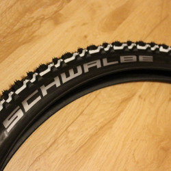 Schwalbe Smart Sam Addix White Stripes 26x2.25" - sarma