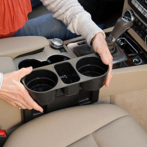 ORGANIZATOR AUTO CU SUPORT PENTRU PAHARE