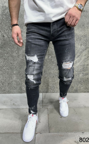 Blugi slim fit cu rupturi B8020