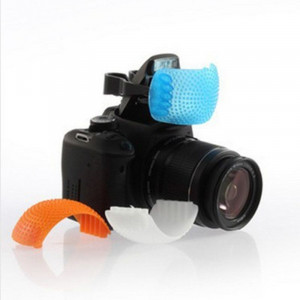 Difuzer pentru blitz încorporat ( 3 culori alb,albastru,portocaliu) pentru camere foto DSRL Canon Nikon Pentax Fuji