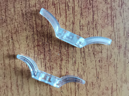 Clema pentru fixarea snurului plastic jaluzele