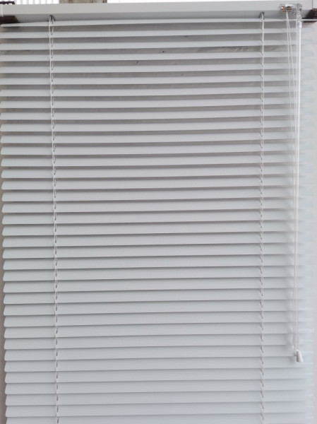 jaluzele orizontale aluminiu confectionata L 50 X120 CM ALB