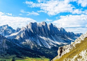 Papier peint - Crêtes de montagne, ciel bleu au sommet d'une montagne - 12997