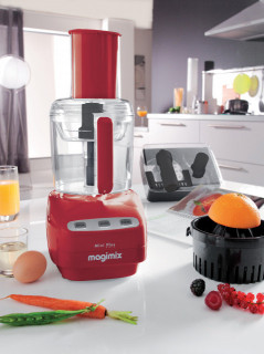 Robot multifunctional MAGIMIX Le Mini Plus, motor profesional cu 30 ani garantie, fabricat in Franta, razuire, framantare, feliere, maruntire, presa citrice, Rosu