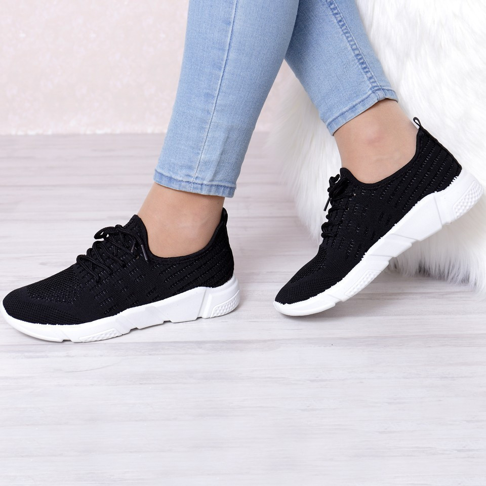 Adidasi irma black