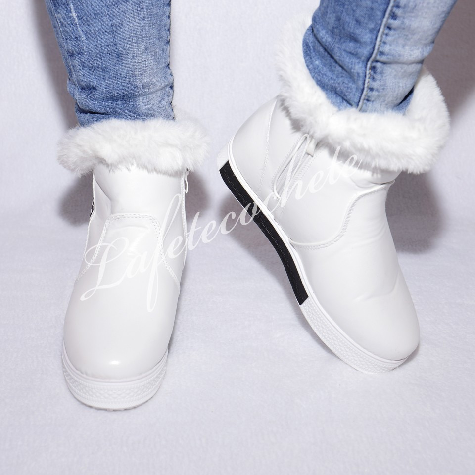 Ghete kitty white