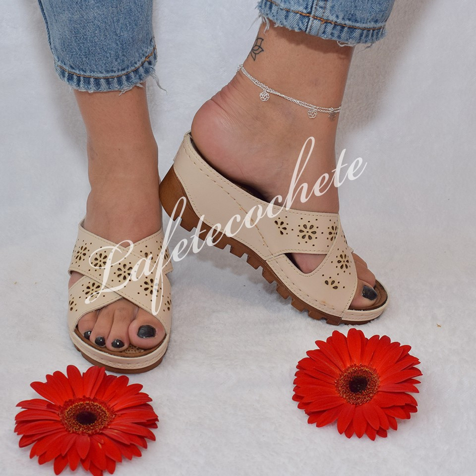 Papuci gia beige