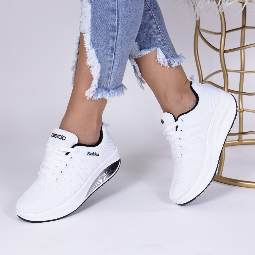 Adidasi anesi white