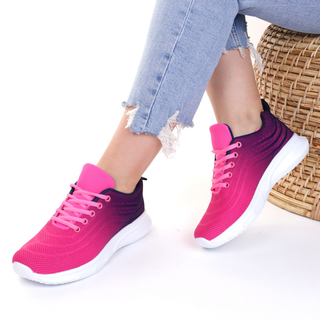 Adidasi material textil fucsia kira
