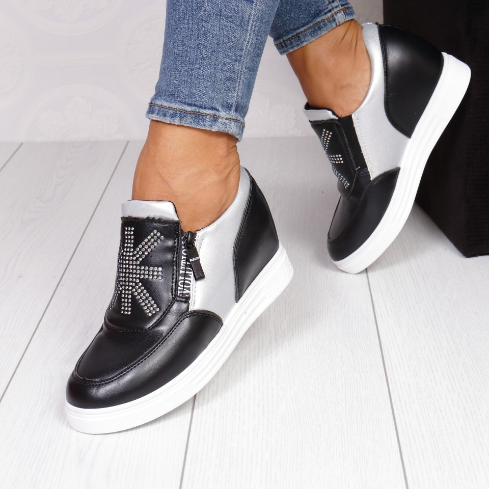 Adidasi adriena black