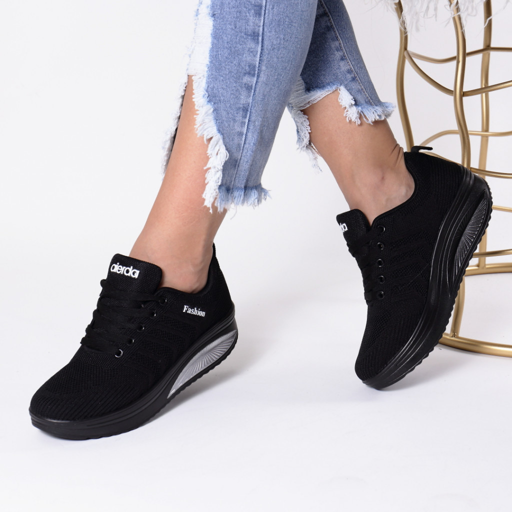 Adidasi anesi black