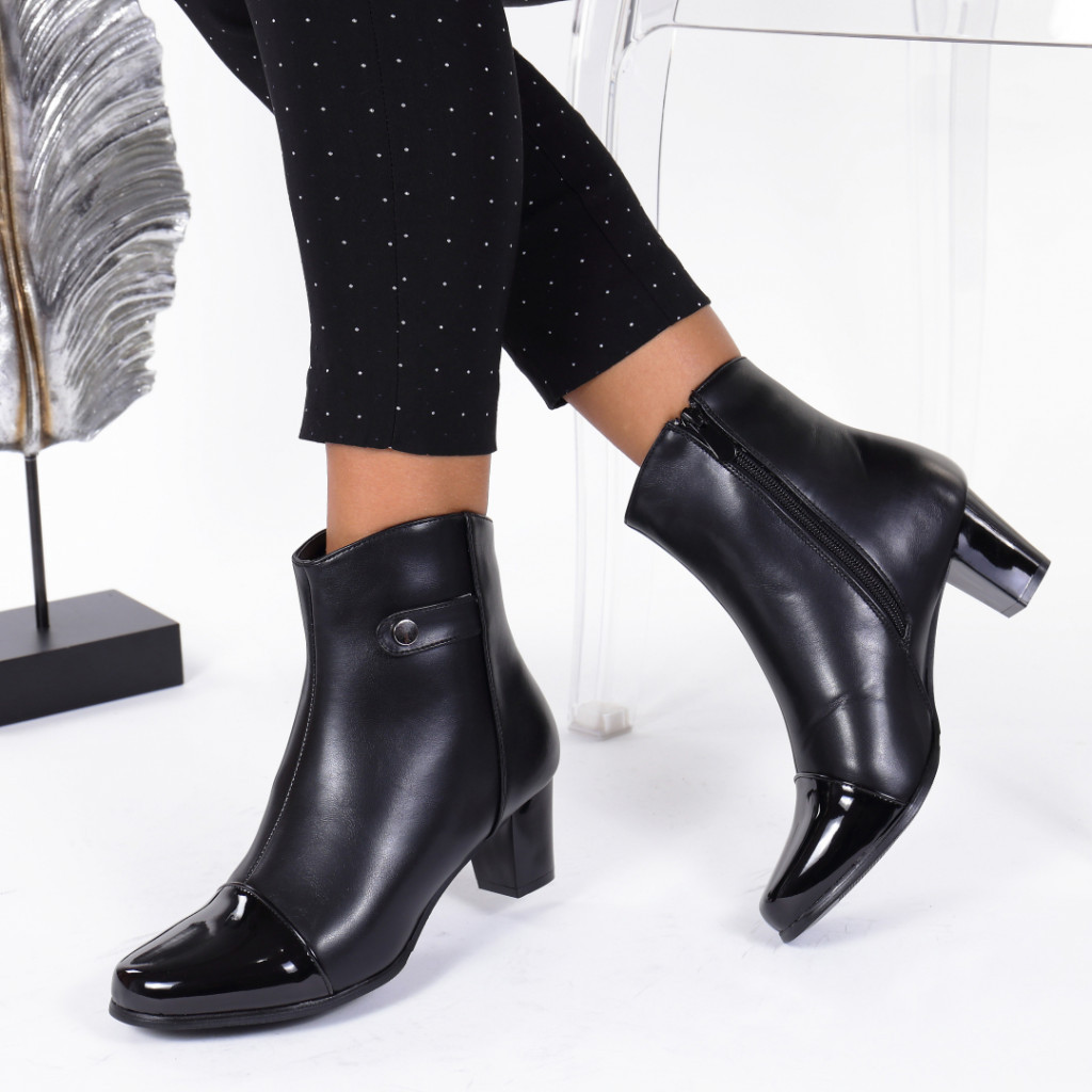 Botine negre piele ecologica cu varf lacuit aculina