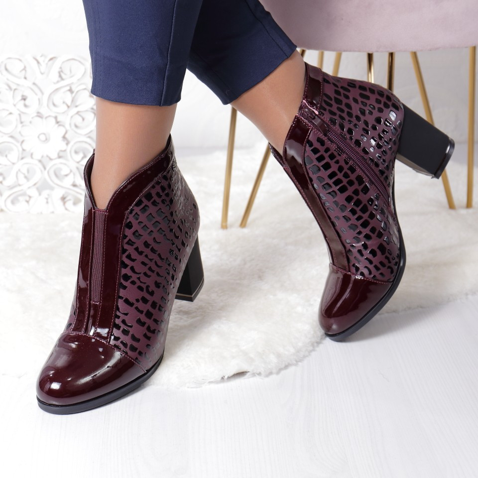 Botine bria bordo