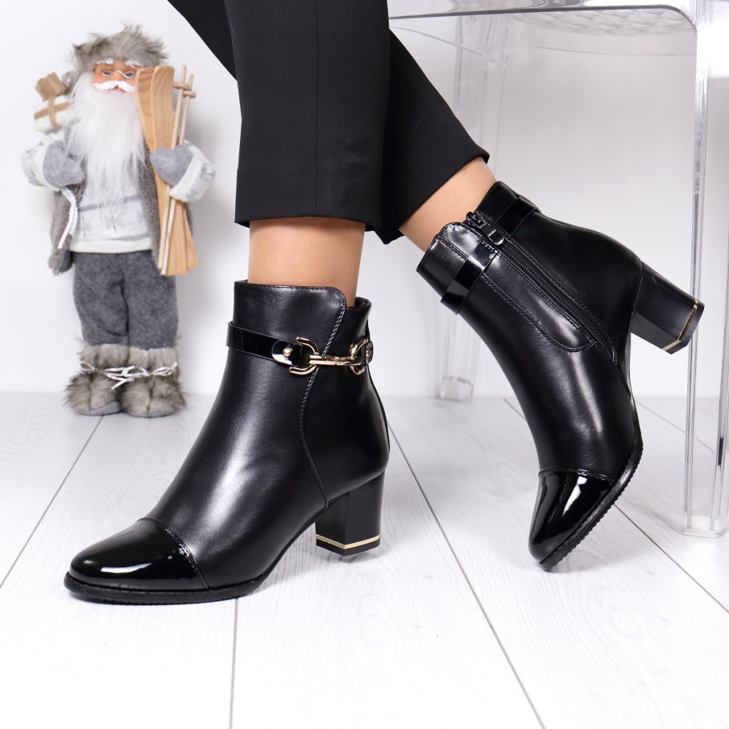 Botine scarlet
