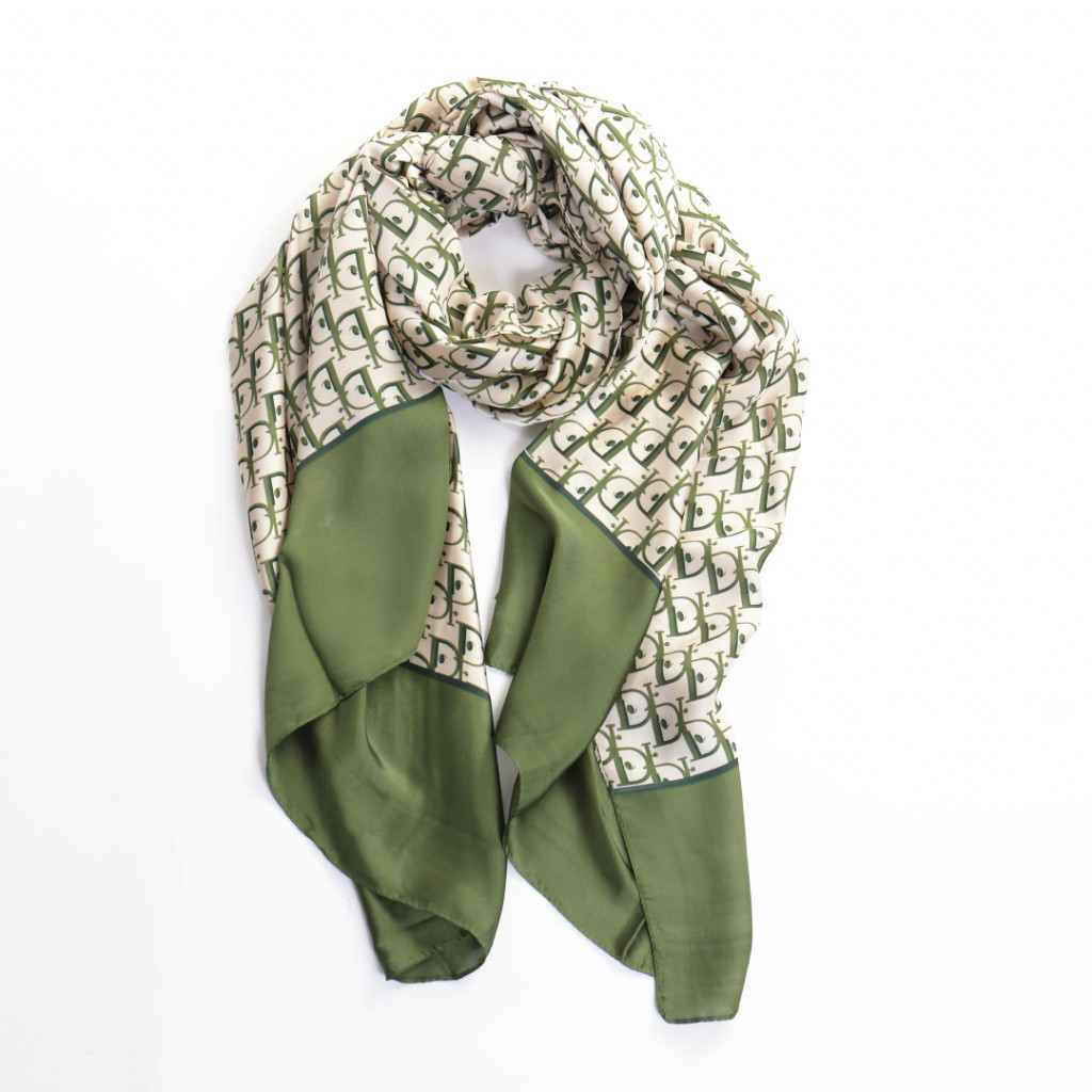 Esarfa verde cu eleganta sabi