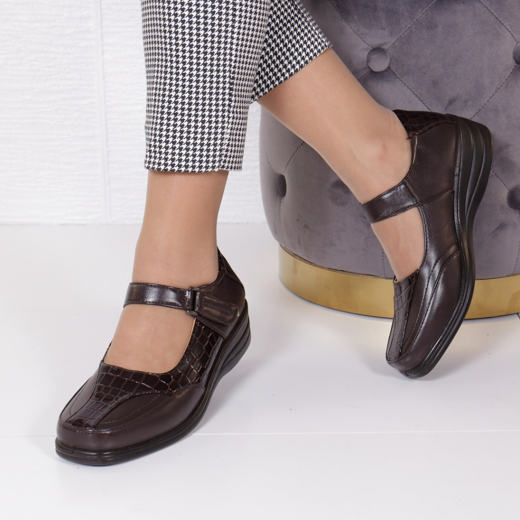 Pantofi nuti brown