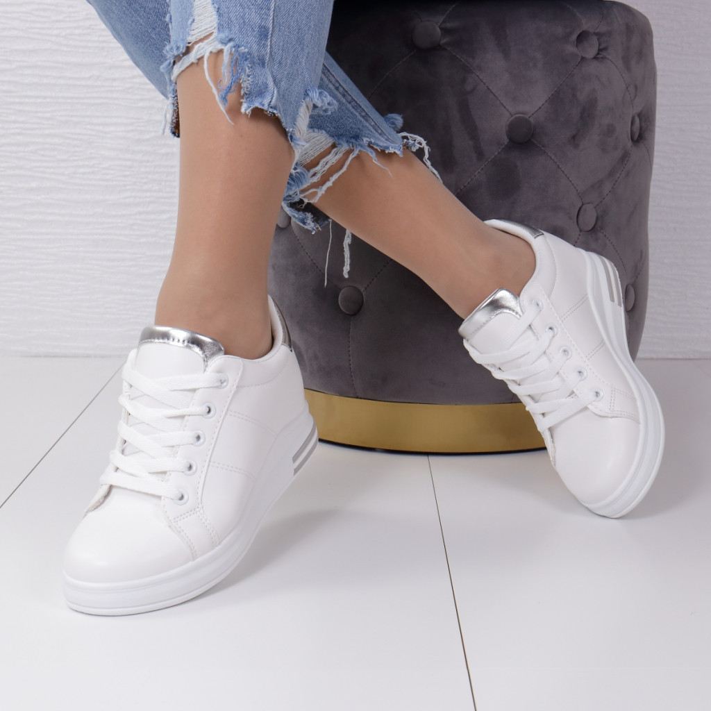 Adidasi tiera white