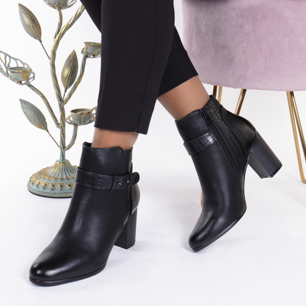 Botine cu varf rotund storia