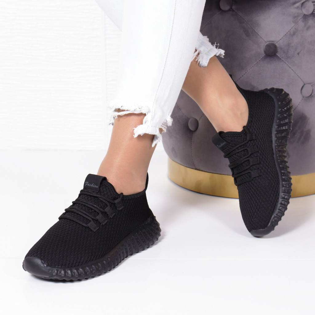 Adidasi kisa black